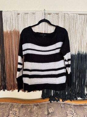 Black and white striped Forever 21 sweater; excellent condition